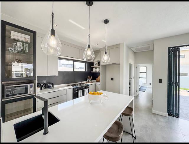 4 BEDROOM HOUSE FOR SALE IN FOUNTAINBROOK ESTATE